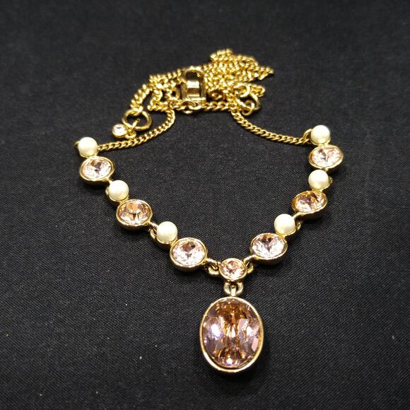 Givenchy Vintage Necklace – Gold Plated Pink Rhinestone & Faux Pearls, 1990s - Picture 8 of 10
